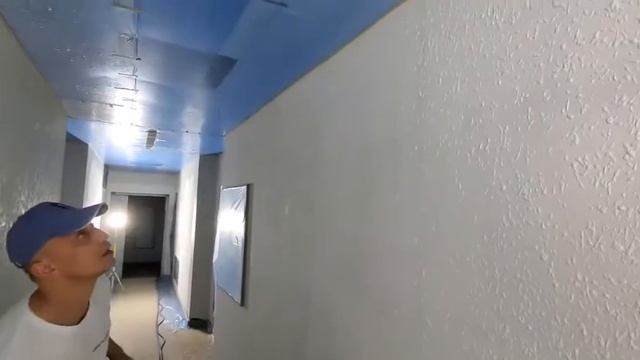 Отделка стен декоративной штукатуркой в подъездах новостроек смотреть онлайн