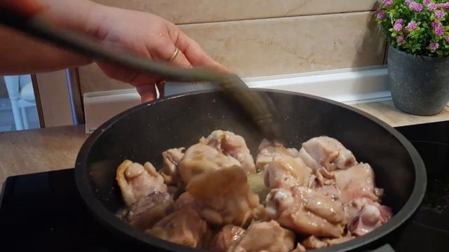 У ВАС ЕСТЬ 2 ЛУКА И 2 НОЖКИ КУРИЦЫ / НАУЧИЛ ЗЯТЬ / ЗА 15 МИНУТ ОТЛИЧНАЯ ЗАКУСКА/ ОБАЛДЕННЫЙ РЕЦЕПТ смотреть онлайн