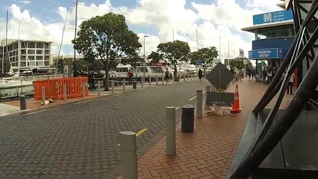 Видео для детей- прогулка в центре Окленда Nicole came to city centre смотреть онлайн
