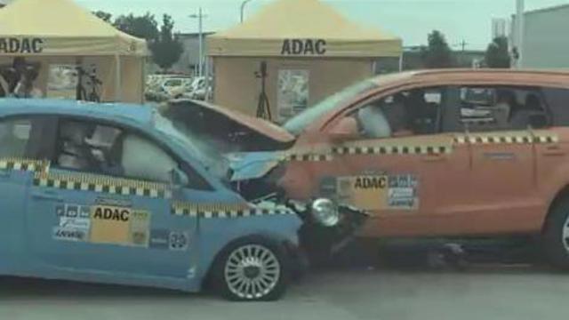 Краш тест Audi Q7 vs Fiat 500 смотреть онлайн