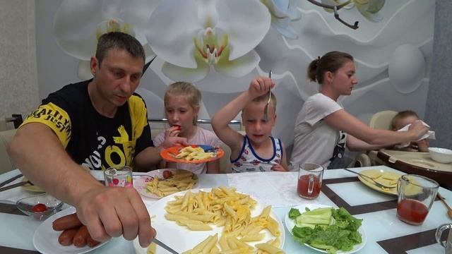 МУКБАНГ МАКАРОНЫ С СЫРОМ И СОСИСКИ | MUKBANG MACARONI AND CHEESE AND SAUSAGES #мукбанг #mukbang смотреть онлайн