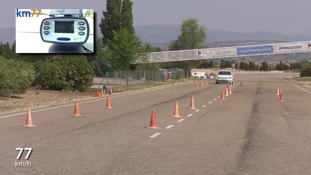 Volkswagen Golf 2017 - Maniobra de esquiva (moose test) y eslalon | km77.com смотреть онлайн