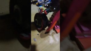 Электросамокат Kugoo Kirin G2 PRO как разобрать заднее колесо? Как разобрать переднее колесо ?