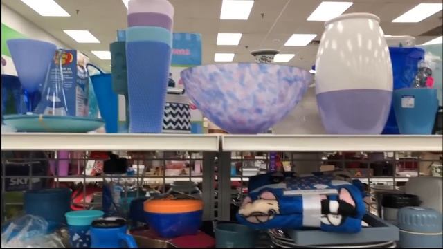 Thrift With Me! | Shopping At Goodwill смотреть онлайн