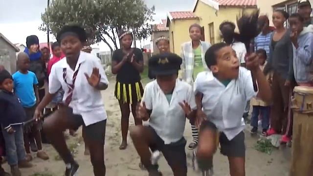 Ну очень странные танцы смотреть онлайн