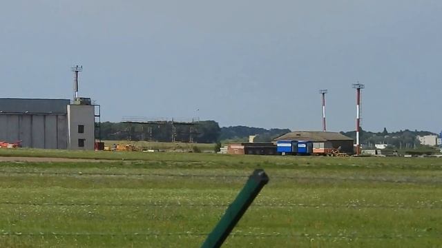 Один день жизни аэропорта Гомель (Spotting UMGG) смотреть онлайн