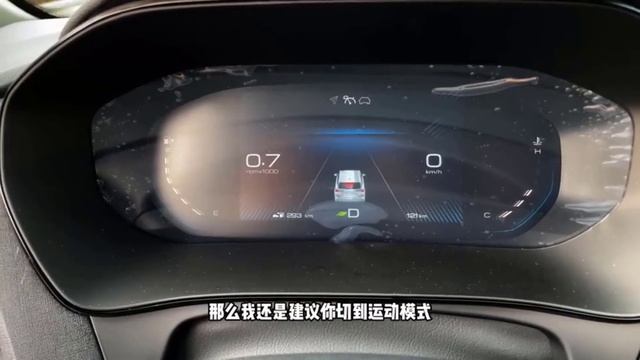 Wuling is as beautiful as Mercedes but 3 times cheaper than Toyota смотреть онлайн