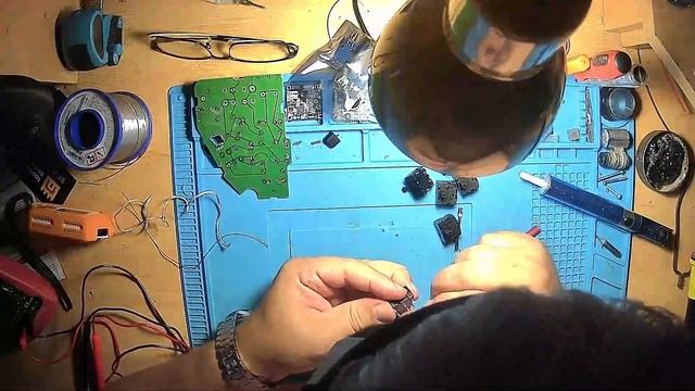 Ремонт кнопок управления сидением в автомобиле Mercedes смотреть онлайн