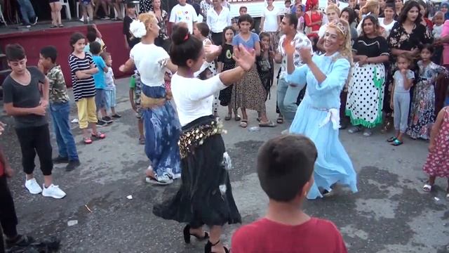 Zombi roman show смотреть онлайн