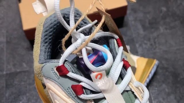 Travis Scott x Nike Air Max 270 React ENG "Cactus Jack" смотреть онлайн