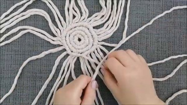 Macrame Tutorial  Круглая салфетка  Урок Макраме для начинающих  Подставка под горячее_[360p].mp4