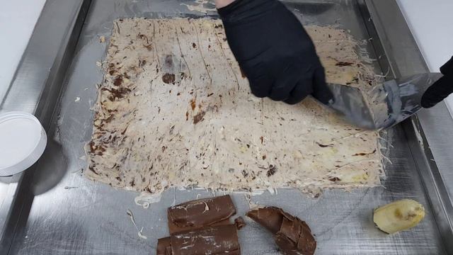 ASMR - Nutella & Banana Ice Cream Rolls | Как сделать мороженое из Nutella и Банана | Без разговоро смотреть онлайн