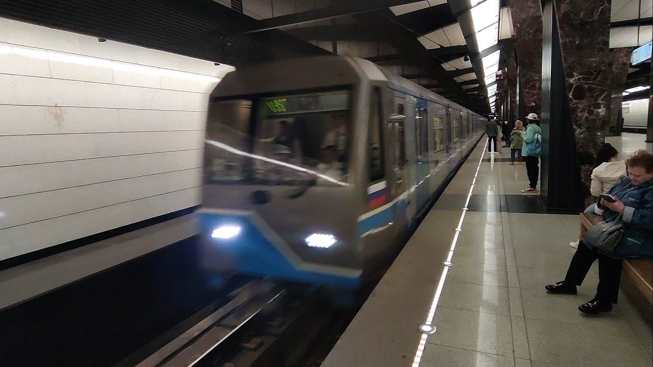 Станция "Хорошёвская" БКЛ. "Нет посадки на 81-760 Ока, освобождаем вагоны!". Парад поездов 14.05.23. смотреть онлайн