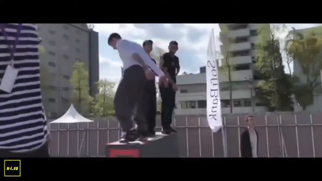 Давид Белль (David Belle) и Себастьен Фукан (Sébastien Foucan)