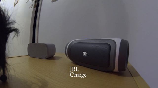 JBL charge vs UE mobile boombox смотреть онлайн