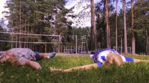 Детский фильм про пионерский лагерь и любимых физруков.