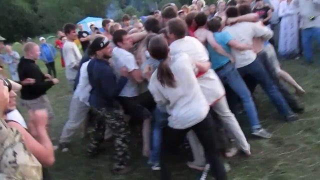 27.Стенка на стенку богатырская забава на праздновании Ивана Купала Пермь 2015 смотреть онлайн