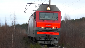 "Снова она". 2ЭС6-570 "Синара" с грузовым поездом