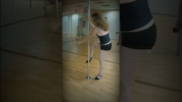 Нарезка из танца Pole Dance смотреть онлайн