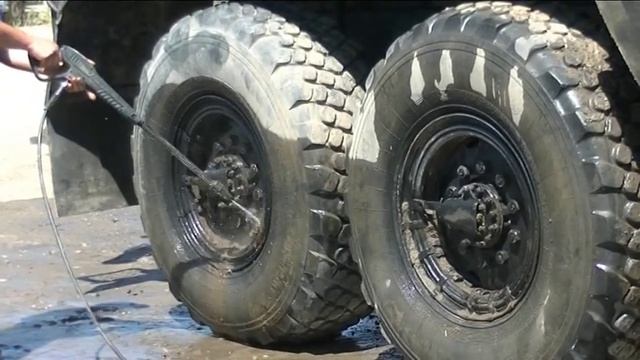 Автомоечная машина LAVOR Runner.