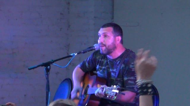 Костя Кулясов (АнимациЯ) - Ванька @ OZ-Rock Acoustic Орехово-Зуево 20.08.2016 смотреть онлайн