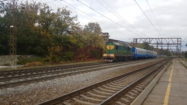 Тепловоз ЧМЭ3-2665 с вагонами от электропоезда ЭР1-225+221+237. смотреть онлайн