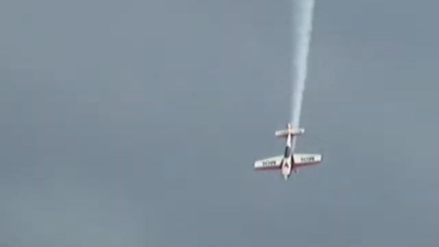 Veres Zoltán - EXTREME LOW LEVEL AEROBATICS!!! смотреть онлайн