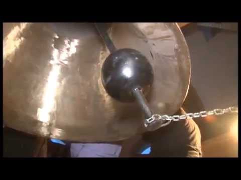 В Вербное воскресенье на колокольню Лужецкого монастыря установили новый колокол Благовест смотреть онлайн