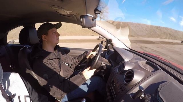 Внезапный ДРИФТ или почему СПОКОЙСТВИЕ - друг ПИЛОТА / #ШоТамКакТам / КАК ПОПАСТЬ В АВТОСПОРТ смотреть онлайн