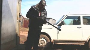 Как за колесо поднять любую машину из грязи.