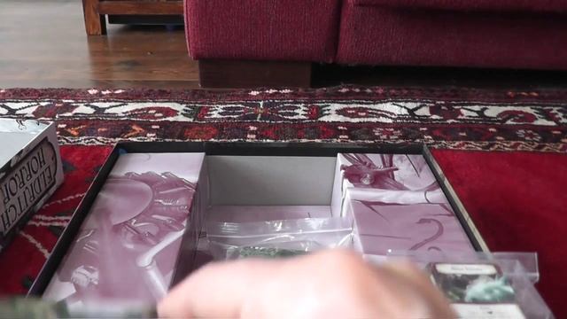 Chits and Cats - Kallisto unboxes Eldritch Horror - Mountains of Madness смотреть онлайн