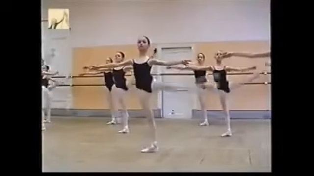 Grand battement на середине смотреть онлайн