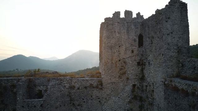 Castello Di Mercato San Severino 4K смотреть онлайн