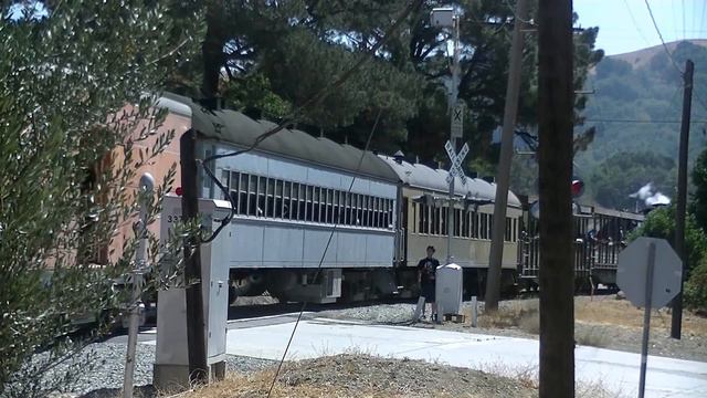 [HD] Southern Pacific 2472 Steam In Niles Canyon, Sept 1 2014