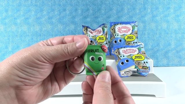 Kidrobot Yummy World Snack Attack Blind Bag Keychain Series Opening | PSToyReviews смотреть онлайн