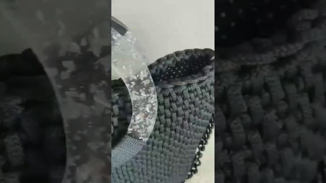 Сумка из полиэфирного шнура с ручками из эпоксидной смолы смотреть онлайн