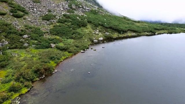 DJI Fantom 4. Горное озеро под Быстринским гольцом. смотреть онлайн