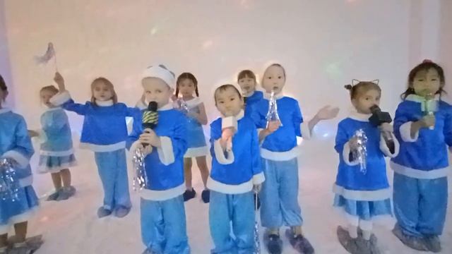 Песня "Раз ладошка"старшая,подготовительная группа смотреть онлайн