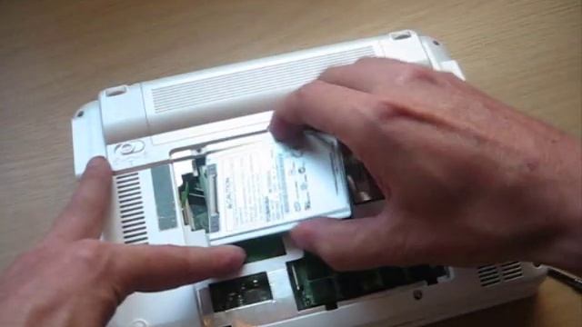 1.8 inch HDD/SSD adapter for Eee PC 900 and 901 смотреть онлайн