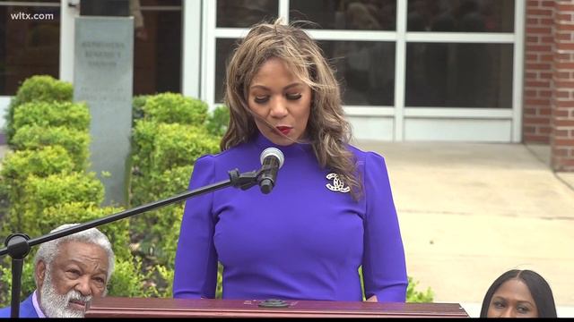 Benedict College dedicates Dr. Roslyn Artis building смотреть онлайн