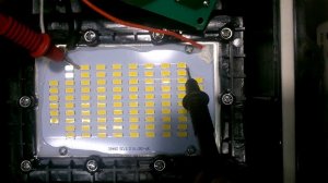 Светодиодный прожектор. Как проверить матрицу на битые светодиоды.