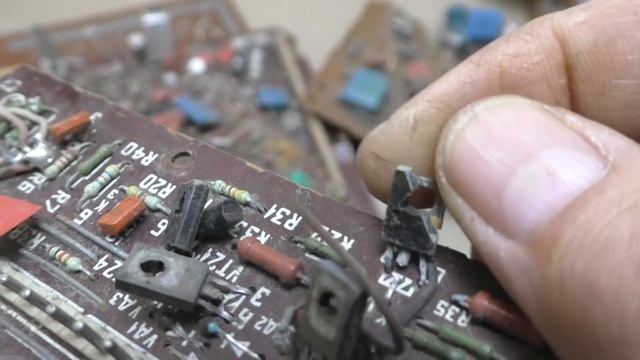 ДЛЯ ТЕХ, КТО ЗНАЕТ, НО НЕ ВСЁ, О РАДИОДЕТАЛЯХ С ДРАГОЦЕННЫМИ, ДОРОГИМИ, МЕТАЛЛАМИ. ЗАРАБОТАЙ НА ЭТО смотреть онлайн