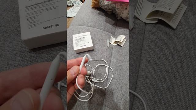 Наушники с микрофоном Samsung EO IC100BWEGRU смотреть онлайн