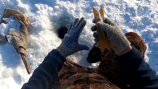 Зимняя рыбалка на карася и окуня смотреть онлайн
