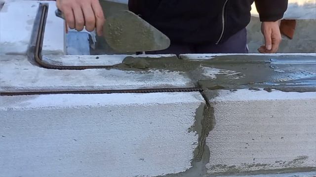 Армирую первый ряд кладки блоков смотреть онлайн