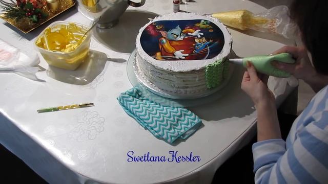 Оформление торта кремом и сахарной картинкой. смотреть онлайн