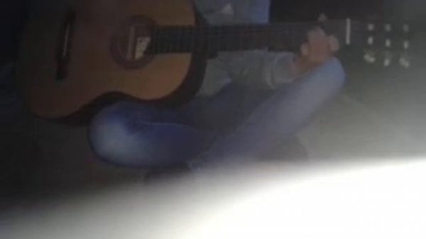 под гитару любит не любит