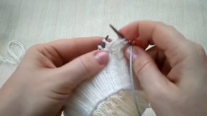 ДЕТСКАЯ ШАПОЧКА СПИЦАМИ С ПРОСТЫМ И КРАСИВЫМ УЗОРОМ // МАСТЕР-КЛАСС