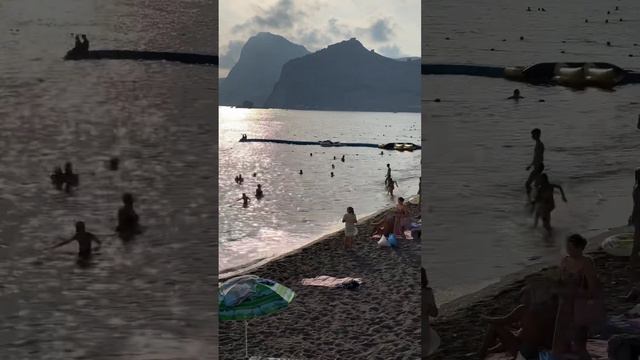 Центральный пляж в Судаке #море #travel смотреть онлайн