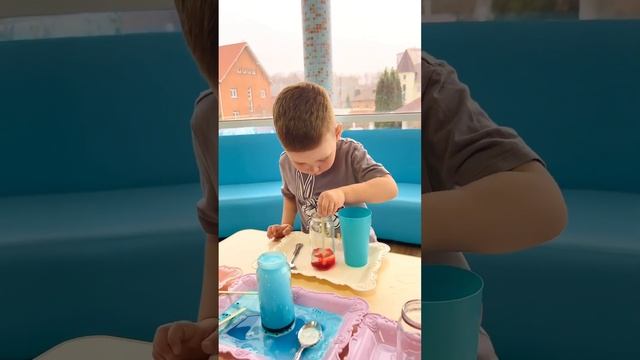 Цветной вулкан ? #опытыдлядетей #эксперимент #детей #детскийсад #дети #рекомендации #kidsvideo смотреть онлайн